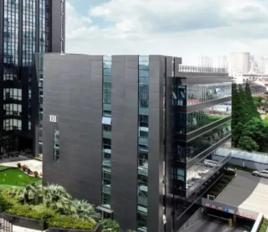 职业院校办学运营托管服务的成本构成与效益分析